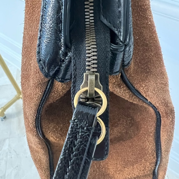 GUCCI Large handbag ! Authentic Gucci Brown suede ! Rare edition! - Picture 10 of 10